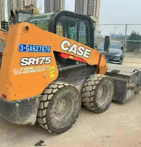 Chargeuse sur pneus SR175 d'<span class=keywords><strong>occasion</strong></span>, capacité nominale 790 kg, moteur Cummins d'origine américaine, état de fonctionnement impeccable, adaptée à divers sites. - Product Image 1