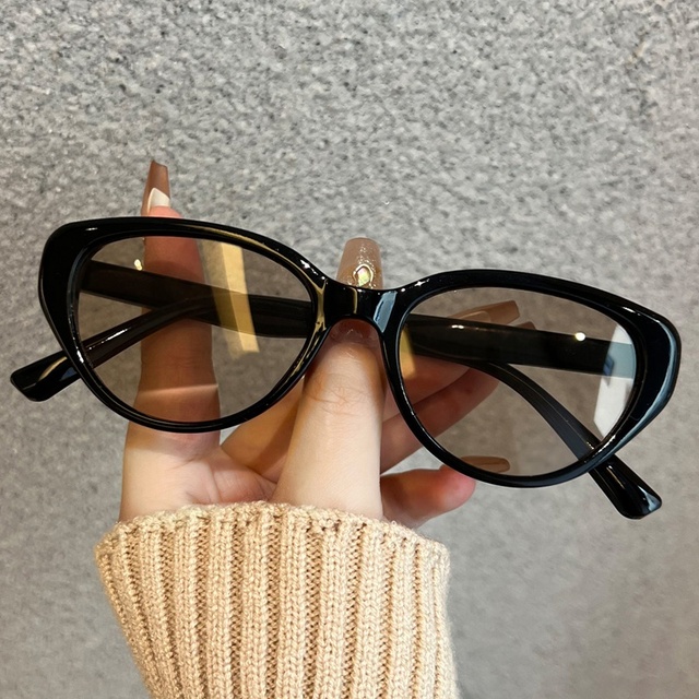 New Arrival Fashion Cat Eye Sunglasses Brand Designer Custom Logo Color Unisex Uv400 PC Frame Sun Glasses