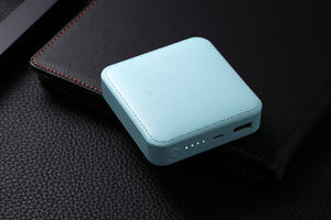 Banque d'alimentation <span class=keywords><strong>portable</strong></span> mini 10000mAh avec texture en cuir, logo personnalisé pris en charge pour les cadeaux en gros - Product Image 4