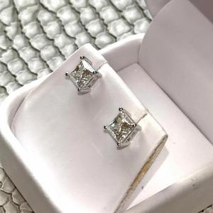 Pendientes de tuerca con racimo de moissanita VVS de 3 ct, plata de ley 925, estilo floral con apariencia de diamante, joyería fina para mujer, regalo elegante para novias - Product Image 3