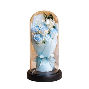 La Belle et la Bête, boîte cadeau de la Saint-Valentin avec fleurs LED éternelles, roses éternelles en savon, roses préservées sous cloche en verre - Product Image 6
