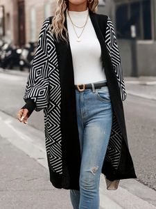 Cardigan Lungo da <span class=keywords><strong>Donna</strong></span> in <span class=keywords><strong>Maglia</strong></span> con Motivi Geometrici Bianco e Nero - Product Image 1