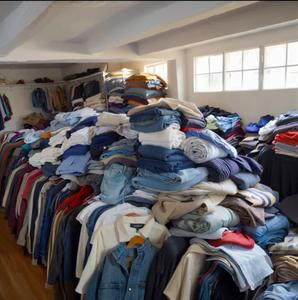 Vêtements pour femmes en gros à prix d'usine, livraison rapide, robes assorties en balles, vêtements en vrac, modèle chinois QZ-052 - Product Image 3