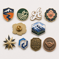 Badges de revers personnalisés avec votre propre logo et nom, mignons, en émail souple ou dur, épingles métalliques pour vêtements, estampage à chaud en laiton