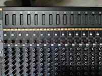 XTUGA TB-32 Table de Mixage Audio Professionnelle 32 Canaux (28 Entrées Micro Mono + 2 Entrées Stéréo) Alimentation Fantôme 48V et USB