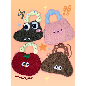 Borsa a tracolla da donna con simpatico cartone animato, ricamo squisito, in peluche, piccola pochette porta cosmetici - Product Image 1