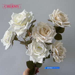 Dalian Chermy Haute Qualité 3 Têtes Rose Fleur <span class=keywords><strong>De</strong></span> Soie <span class=keywords><strong>Ivoire</strong></span> Blanc Rose <span class=keywords><strong>Bouquet</strong></span> Pour Mariage - Product Image 3