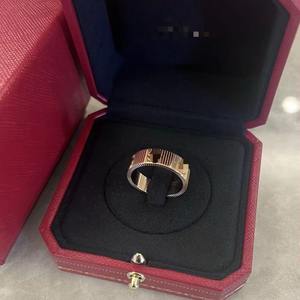 แหวนสกรูแฟชั่นคลาสสิก แบรนด์ Zircon  วัสดุสแตนเลส 316L ชุบทอง 18K สำหรับผู้หญิงและผู้ชาย - Product Image 2