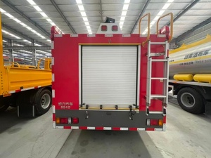 Camion de pompiers, véhicule de sauvetage pour pompiers, camion de pompiers à haute mobilité et réponse rapide, camion de pompiers équipé d'une grue. - Product Image 5