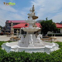 Fontaine d'eau en marbre blanc sculptée à la main avec quatre chevaux, statue de jardin extérieure pour villa, domaine, hôtel