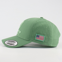 Nouveau style Casquette imperméable à 6 panneaux avec broderie en relief personnalisée, en tissu polyester, à trous découpés au laser et visière incurvée pour l'extérieur