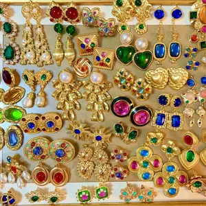 SC Medieval Vintage oro geométrico relieve declaración pendientes mujeres banquete lujo insertar color perla diamante piedras preciosas pendientes