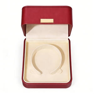 กล่องใส่สร้อยข้อมือแบบมีฝาปิดสั่งทำพิเศษ วัสดุหนัง PU คุณภาพสูง บุด้วยกำมะหยี่ ปั๊มฟอยล์โลโก้ตามสั่ง ราคาโรงงาน - Product Image 5