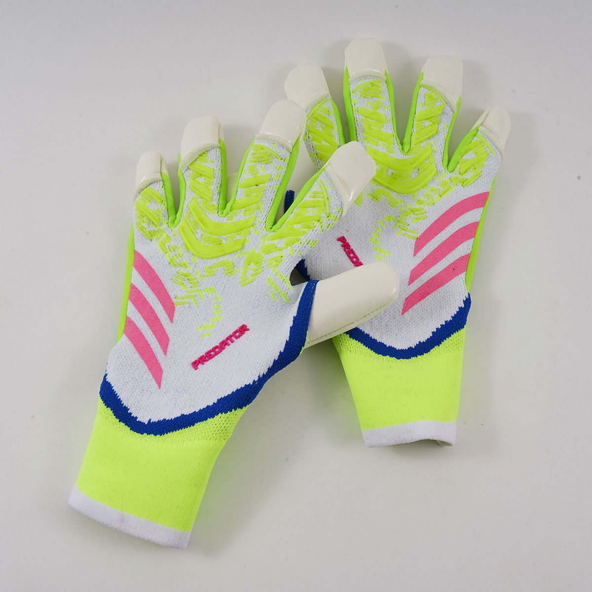 สีเขียวและสีขาว