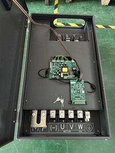 Bomba Solar de 200kw Trifásica 380v con Controlador MPPT para Bomba de Agua Sumergible y de Superficie - Product Image 3