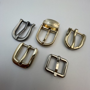 Cintura Nera Opaca da Uomo per Fibbia Personalizzata con Design a Onda a Singolo Ardiglione, Misura 20mm, Realizzata in Resina, Rame, Ferro, Acciaio - Product Image 1