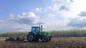 Tractor de maquinaria agrícola Skymard RS1304 de material resistente al desgaste de gama alta para agronómico - Product Image 6
