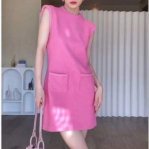 เดรสแขนกุดสี<span class=keywords><strong>ช</strong></span>มพูกุห<span class=keywords><strong>ล</strong></span>าบหรูหราสำหรับฤดูร้อนของ2025เดรส<span class=keywords><strong>ล</strong></span>ำลองสไตล์เอวสูงเอวธรรมชาติ<span class=keywords><strong>ล</strong></span>วด<span class=keywords><strong>ล</strong></span>ายสี<span class=keywords><strong>ล</strong></span>้วนซักได้ - Product Image 4