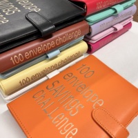 Carnet de budget A5 à spirale effet marbre, idéal pour le défi d'épargne des 100 jours, avec pochettes pour cartes et billets, personnalisable avec logo – Nouveauté très prisée