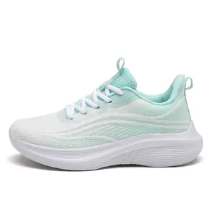 Kadın yeni açık nefes alan günlük ayakkabılar ışık örgü yüzey spor yürüyüş tarzı erkekler kadınlar için Sneaker