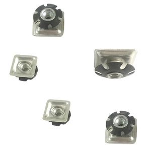 Clips de fixation flottants à encliquetage + écrous en acier zingué pour armoires minières et boîtiers électriques - Product Image 4