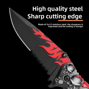 Navaja de Bolsillo Personalizable con Diseño de Calavera 3D, Acero Inoxidable, Aleación de Titanio, Mango de Aluminio, Acabado Azul Horno, para Supervivencia al Aire Libre - Product Image 3