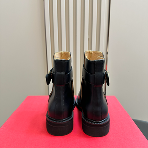 Bottines en cuir noir avec boucle dorée, talon plat, bottes décontractées pour femmes, à porter au quotidien - Product Image 4