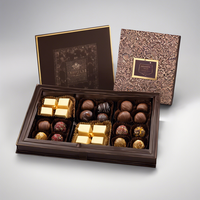 Boîtes d'emballage personnalisées réutilisables en acrylique transparent pour chocolat, matériaux recyclés, doublure en papier couché et éponge, gaufrage effet délavé