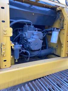 Excavadora de orugas Komatsu PC200 de 20 toneladas usada de alta calidad con bomba de motor y válvula hidráulica Enerpac Kawasaki Venta Shanghai - Product Image 6