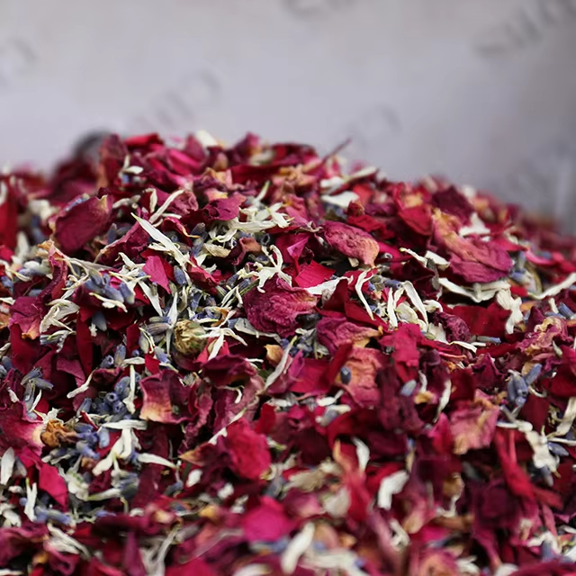 confetti 2 red Small red rose Feverfew Lavender