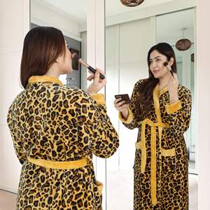 <span class=keywords><strong>Accappatoio</strong></span> in pile felpato da donna <span class=keywords><strong>con</strong></span> <span class=keywords><strong>collo</strong></span> <span class=keywords><strong>a</strong></span> <span class=keywords><strong>scialle</strong></span> lunghi indumenti da notte per Spa e relax - Product Image 3