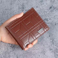 Portefeuille Homme en PU Imperméable Slim Court, Vente en Gros, Porte-cartes Embossé, Portefeuille de Haute Qualité en PU, Multi-emplacements pour Cartes, Portefeuille Pas Cher