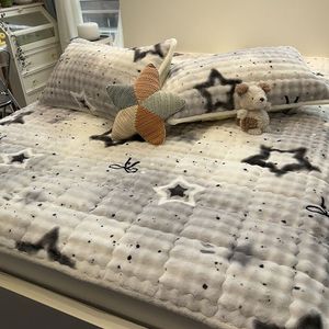 Colchoneta Acolchada con Diseño de Estrellas, Colchón Plegable para Uso Doméstico, Colchoneta de Fibra Sintética, Ropa de Cama Tatami - Product Image 1