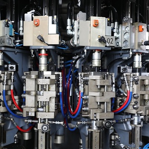 Máquina de llenado de botellas de línea combinada con tapado de llenado de soplado de agua potable rotativa automática Máquina de llenado de agua - Product Image 2