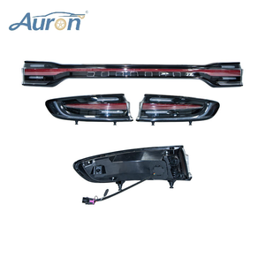 Luces Traseras LED AURON para Macan 2014-2017 958.1, Luces de Freno con Intermitentes Dinámicos, Lente Roja Transparente, Ajuste Universal - Product Image 3