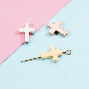 Perles Breloques <span class=keywords><strong>Croix</strong></span> en Acier Inoxydable PVD Or 18K, 10*13mm, Étanche, pour Fabrication de Bracelets et Colliers (Vente en Gros) - Product Image 1