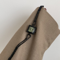 Jam Tangan Wanita Rantai Kotak Desain Khusus Hitam Hijau Jam Tangan Wanita Fashion Elegan Latar Belakang Hitam dengan Wajah Hijau