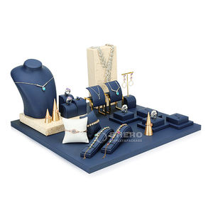 Support de présentation de bijoux en microfibre de luxe pour collier volumineux - Product Image 2