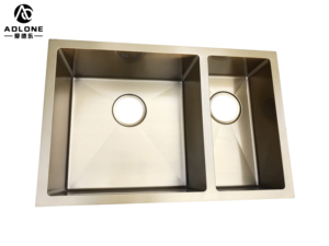 Évier de cuisine <span class=keywords><strong>double</strong></span> fait main en acier inoxydable 304 de qualité supérieure, design rectangulaire contemporain, anti-rayures, avec <span class=keywords><strong>robinet</strong></span> intégré - Product Image 1