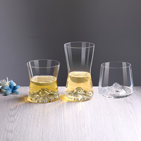 Gobelet en verre Iceberg au design moderne en forme d'entonnoir, mince, durable et réutilisable pour café, jus, bière, whisky - Vente en gros