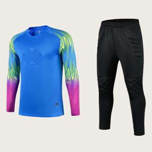 Kulüp Takımı Toptan Fiyatlı Futbol Formaları 25/26 Özel Logo %100 Polyester Isı Transfer Baskılı Nefes Alabilen Hafif - Product Image 2