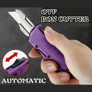 Cuchillo <span class=keywords><strong>retráctil</strong></span> automático OTF con botón pulsador, caja <span class=keywords><strong>de</strong></span> cuchillas <span class=keywords><strong>de</strong></span> aleación <span class=keywords><strong>de</strong></span> aluminio, 5 cuchillas adicionales, venta al por mayor para pedidos pequeños OEM - Product Image 3