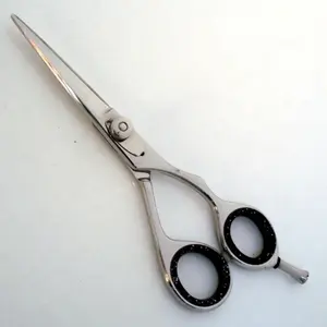 पेशेवर बाल कैंची hairdressers के लिए जापानी स्टेनलेस स्टील 420 से बना उस्तरा तेज काटने नाई सैलून कैंची