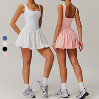 Vente en gros de vêtements de sport golf, fitness, entraînement et tennis personnalisés pour femmes, vêtements de sport respirants, robe de tennis 2 en 1 pour la course à pied