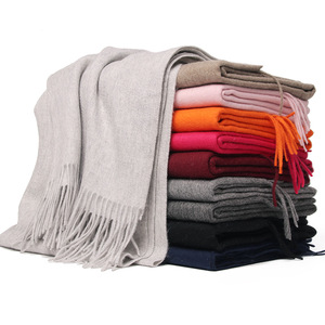 Bufanda de invierno Color puro lana de cordero Pashmina bufanda clásica sólida mujer Merino lana borla fabricantes Pashmina chal - Product Image 2