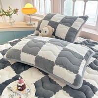 Taie d'oreiller en velours de lait personnalisable, moderne, minimaliste, anti-transpiration, matelassée, avec couche isolante pour la maison