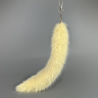 Porte-clés en peluche doux durable et écologique pendentif en queue de vison de renard avec fausse fourrure et métal pour sacs d'école