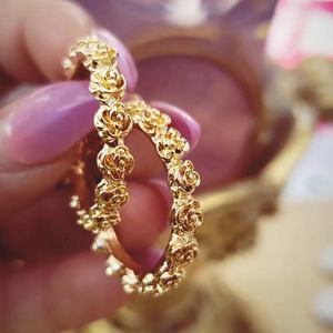 Moda <span class=keywords><strong>Lolita</strong></span> Rose Hoops Pendientes Chapado en oro 925 Cierre de plata - Product Image 2