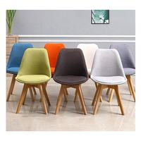 Chaise de salle à manger multifonctionnelle avec dossier en bois massif et pieds en plastique écologique pour la maison