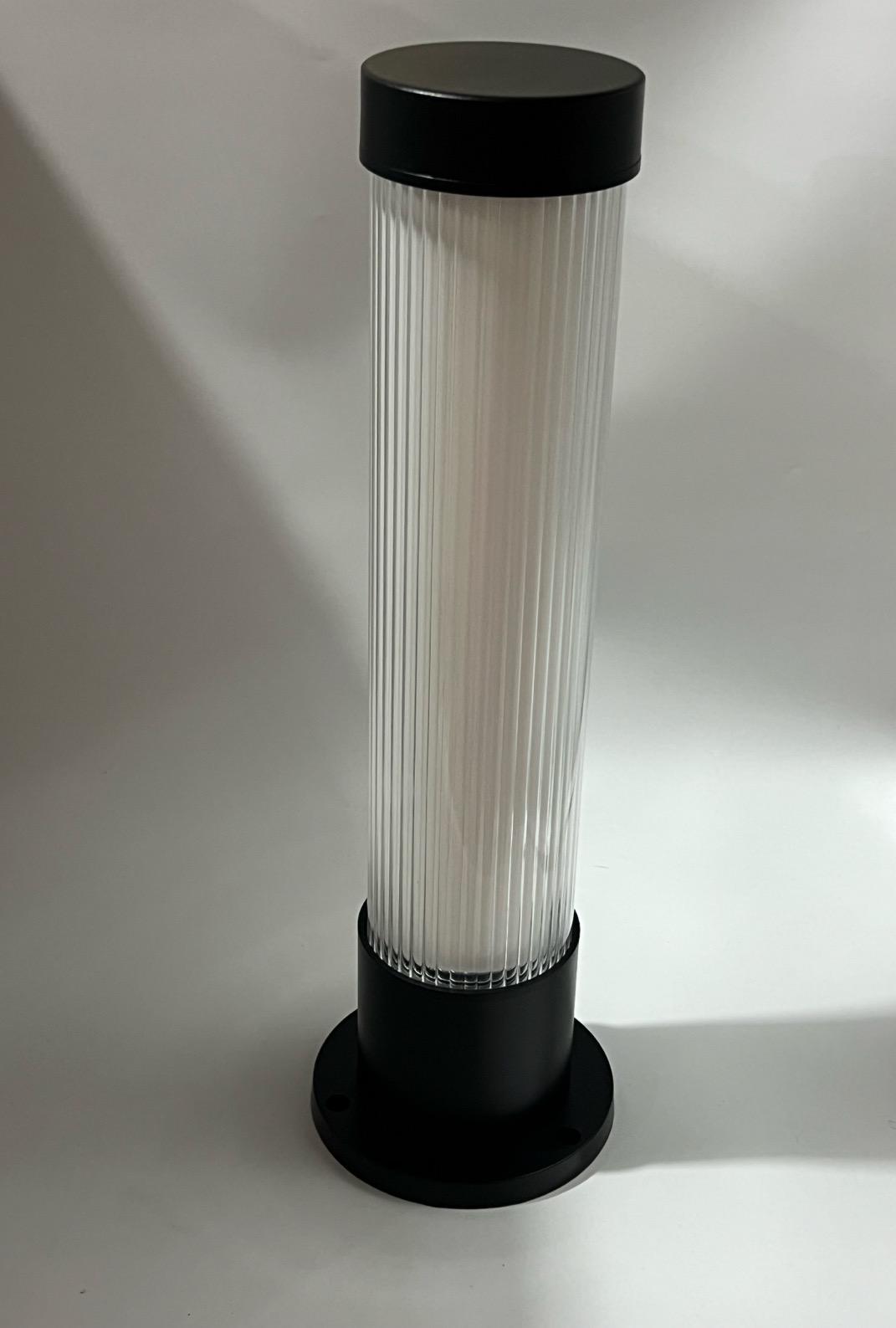 Corps noir + abat-jour rayé PC